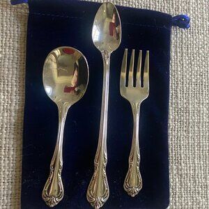 Oneida baby place setting